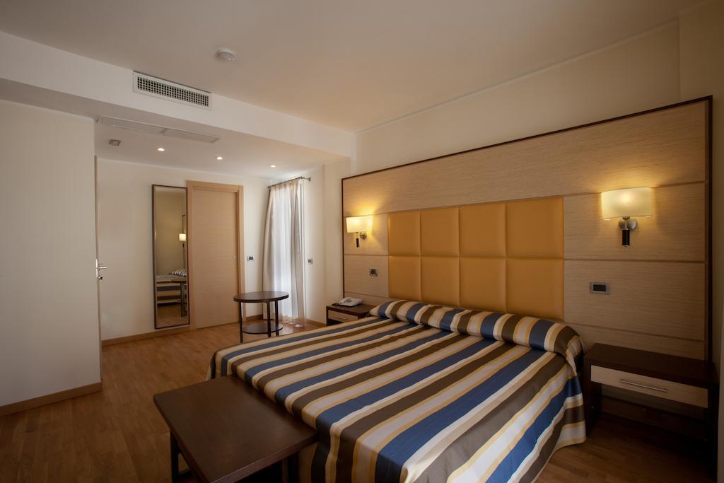 Virgilio Grand Hotel Sperlonga Esterno foto